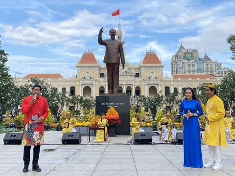 TP Hồ Chí Minh: Biểu diễn đờn ca tài tử để hút khách du Xuân