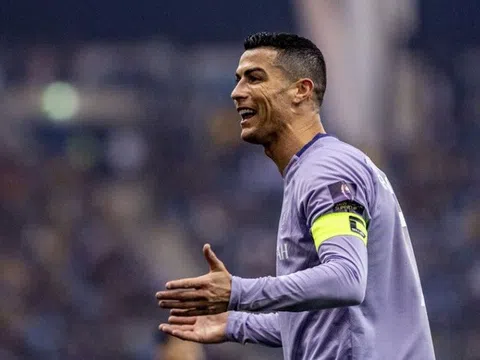 Đồng đội của C.Ronaldo bày tỏ khó chịu với huấn luyện viên