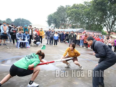 Hội thi thể thao dân tộc trong Lễ hội Khai hạ dân tộc Mường