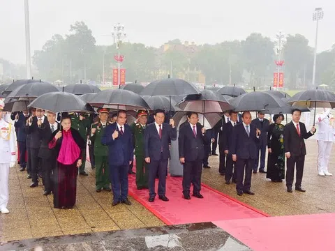 Lãnh đạo Đảng, Nhà nước vào Lăng viếng Chủ tịch Hồ Chí Minh; tưởng niệm các Anh hùng liệt sĩ