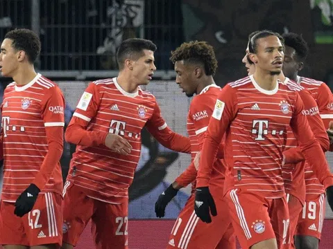 Bayern Munich giành trọn 3 điểm dù thi đấu thiếu người