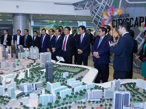 Thủ tướng tìm hiểu quy hoạch quốc gia và thành phố thông minh của Singapore