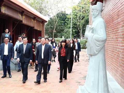 Bộ trưởng Nguyễn Văn Hùng: Kiến tạo nên sự phát triển bền vững bằng văn hóa và từ văn hóa