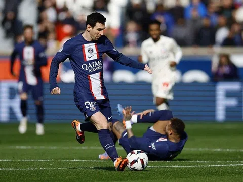 Lionel Messi bị chê là hợp đồng thất bại của Paris Saint-Germain