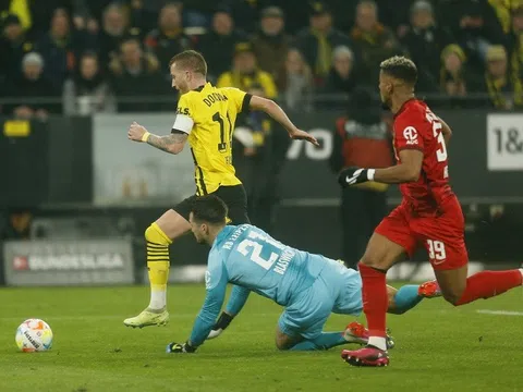 Giành trọn 3 điểm trên sân nhà, Dortmund trở lại ngôi đầu bảng Bundesliga