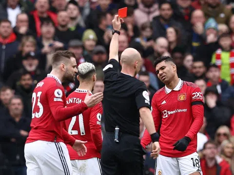 Vòng 27 Premier League > Manchester United 0-0 Southampton: Bị cầm hòa trong thế chơi thiếu người