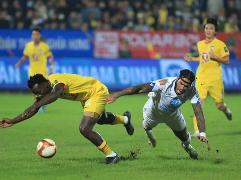 Bóng đá chuyên nghiệp Việt Nam: V.League teo tóp, đá 10 tháng kiểu gì?