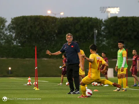 Thầy trò huấn luyện viên Philippe Troussier tích cực chuẩn bị cho trận ra quân gặp U23 Iraq