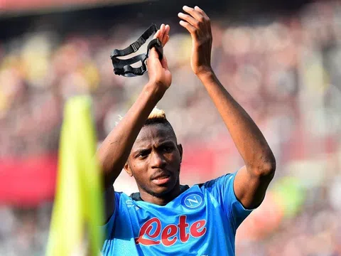 Napoli ra giá bán tài năng trẻ Victor Osimhen