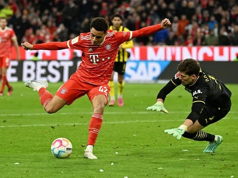 Thắng trên sân nhà, Bayern Munich chiếm ngôi đầu của Dortmund