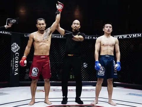 Trần Quang Lộc hạ knock-out Lý Tiểu Long ngay hiệp 1 đêm mở màn Lion Championship 2023