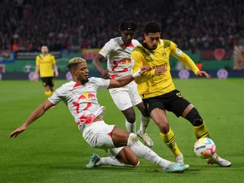 Dortmund bị "đá bay" khỏi tứ kết Cúp Quốc gia Đức