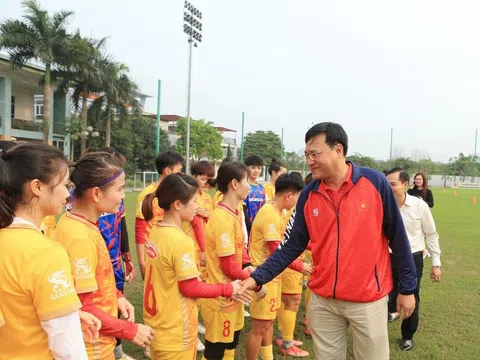 Lãnh đạo Tổng cục Thể dục thể thao thăm và động viên đội tuyển bóng đá nữ Việt Nam