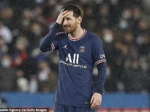 Messi liên tiếp nhận 3 giải thưởng cá nhân