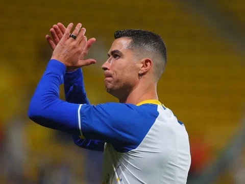 Ronaldo to tiếng với Ban huấn luyện Al Nassr