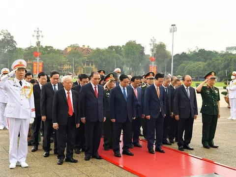 Lãnh đạo Đảng, Nhà nước vào Lăng viếng Chủ tịch Hồ Chí Minh, dâng hương tưởng niệm các Anh hùng liệt sĩ