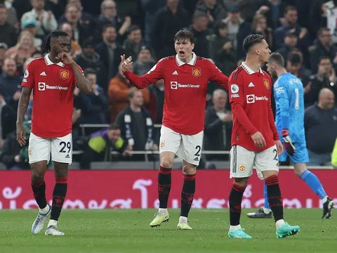 Tottenham Hotspur - Manchester United > 2-2: “Quỷ đỏ” cầm vàng lại để vàng rơi