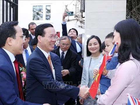 Chủ tịch nước thăm cộng đồng người Việt và Đại sứ quán Việt Nam tại Anh