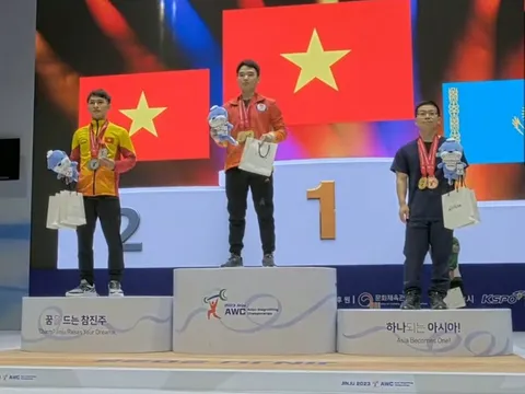 Giải vô địch Cử tạ châu Á 2023: Đỗ Tú Tùng giành 2 huy chương vàng