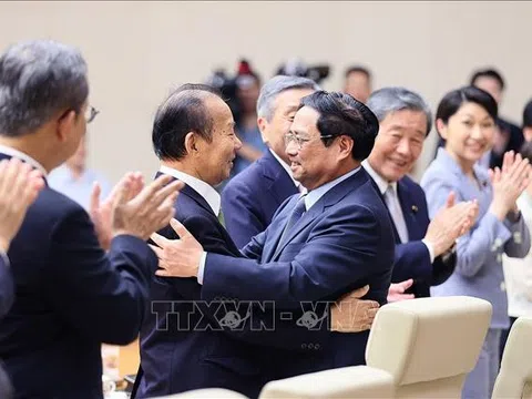 Thủ tướng tiếp Chủ tịch Liên minh Nghị sĩ hữu nghị Nhật Bản - Việt Nam