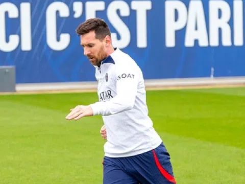 Messi trở lại tập luyện bất chấp án phạt