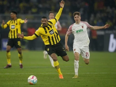 Vòng 33 Bundesliga > Augsburg - Dortmund (22 giờ 30 ngày 21/5): Phất cờ trong cuộc đua vô địch?