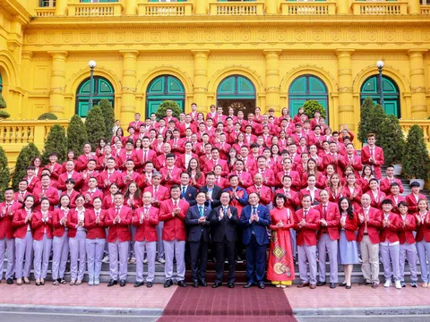 Chủ tịch nước Võ Văn Thưởng gặp mặt đoàn Thể thao Việt Nam vừa giành thành tích xuất sắc tại SEA Games 32