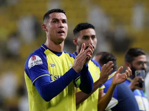 Cristiano Ronaldo bất ngờ đánh tiếng với Atletico Madrid