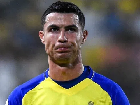 Cristiano Ronaldo từ chối ra sân vòng đấu cuối của Al Nassr