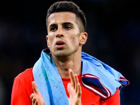 Man City gạch tên Joao Cancelo trong danh sách vô địch Champions League