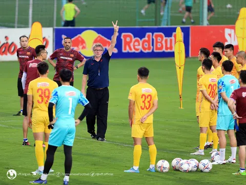 Đội tuyển Việt Nam: "Phiên bản World Cup" của huấn luyện viên Troussier