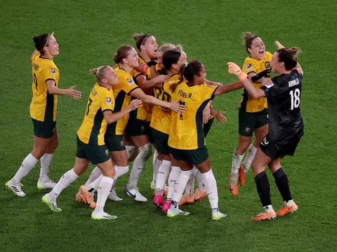 World Cup nữ 2023: Australia thắng nghẹt thở, gặp đội tuyển Anh ở bán kết