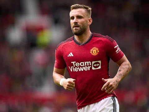 Man City đón tân binh thứ ba, Man United mất thêm Luke Shaw