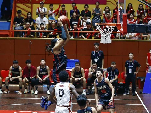 VBA 2023: Thang Long Warriors khiến Saigon Heat mất ngôi đầu