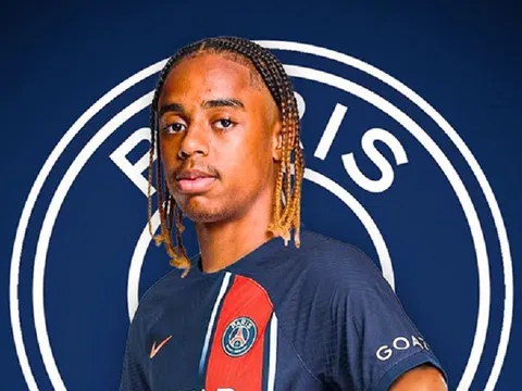 PSG đạt được thỏa thuận chiêu mộ "ngôi sao" trẻ của Lyon