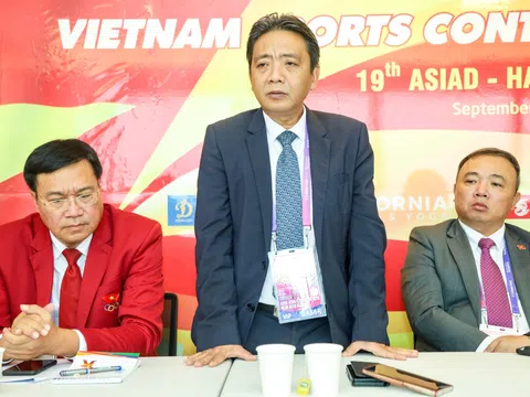 Thứ trưởng Hoàng Đạo Cương thăm, động viên đoàn Thể thao Việt Nam