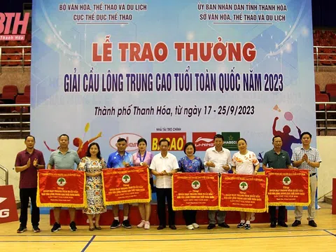 Bế mạc giải Cầu lông trung, cao tuổi toàn quốc năm 2023