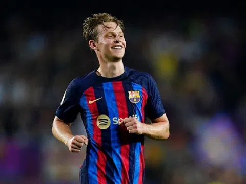 Barcelona yêu cầu Frenkie de Jong giảm lương khi ký hợp đồng mới