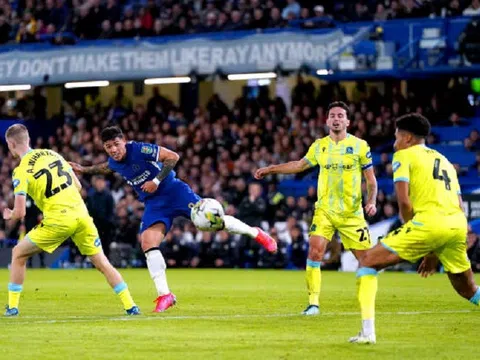 Chelsea và Liverpool đoạt vé vào tứ kết Cúp Liên đoàn Anh