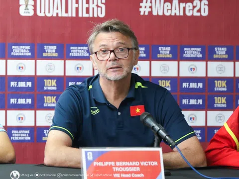 Huấn luyện viên Philippe Troussier: “Ngày mai là trận chính thức đầu tiên, chúng tôi thật sự rất háo hức và muốn cống hiến tốt nhất những gì có thể”