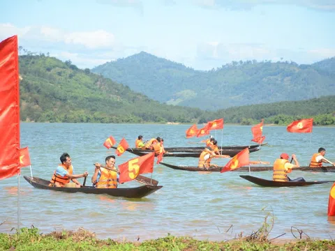 Hội Đua thuyền độc mộc trên sông Pô Cô năm 2023
