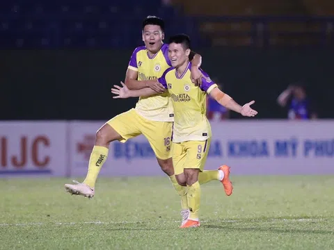 Hà Nội FC thắng trận đầu tiên tại V.League 2023-2024 nhờ siêu phẩm 50m của Tuấn Hải