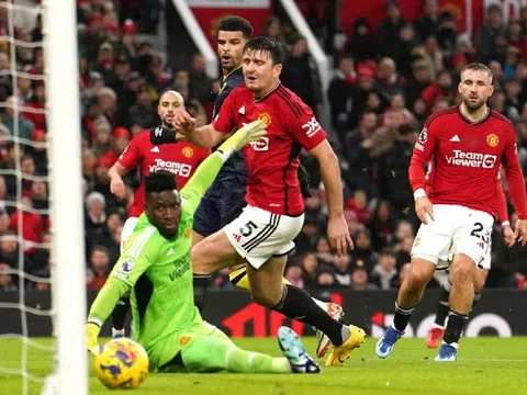 Man United thua sốc trên sân nhà, huấn luyện viên Erik ten Hag nhận lỗi