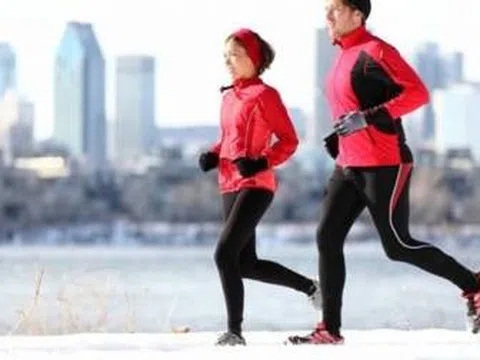 Bác Thiện Nhân - ở Phú Thọ hỏi: Xin cho biết, khi tập luyện thể dục, thể thao vào mùa đông cần lưu ý điều gì để đảm bảo sức khỏe ?