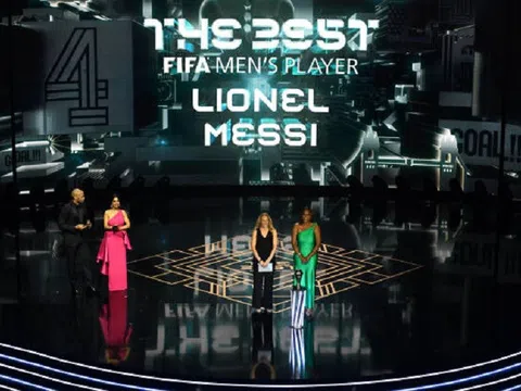 Messi vượt mặt Ronaldo về số lần đoạt giải thưởng FIFA The Best