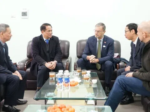 Đại sứ Pháp thăm và làm việc tại Trung tâm Huấn luyện Thể thao Quốc gia Hà Nội