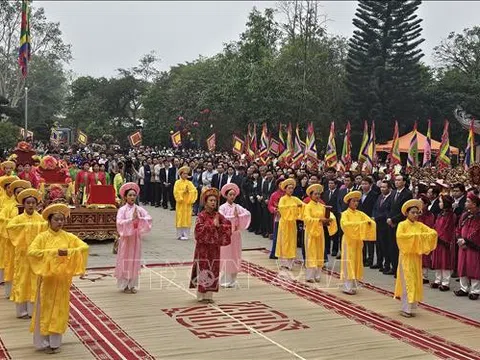 Lễ hội đền Mẫu Âu Cơ - nơi cội nguồn dân tộc Việt