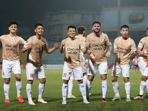 Vòng 9 V.League 2023-2024: Huấn luyện viên Kiatisuk ra mắt ấn tượng