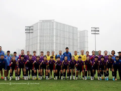 Lãnh đạo  Liên đoàn Bóng đá Việt Nam gặp mặt đội tuyển U20 nữ Việt Nam