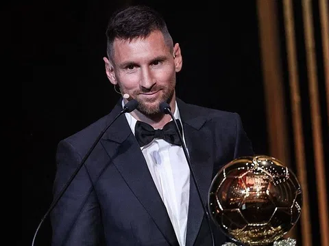 Lionel Messi tặng Quả bóng Vàng 2023 cho Barcelona, lên tiếng xin lỗi cổ động viên Trung Quốc